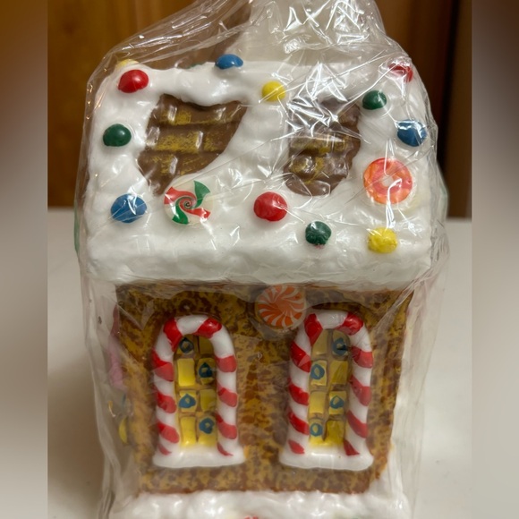 Vintage Christmas Gingerbread House Candle large - Picture 4 of 9